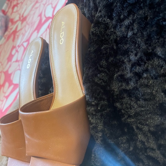 Like NEW ALDO mini heels ! - Picture 4 of 6